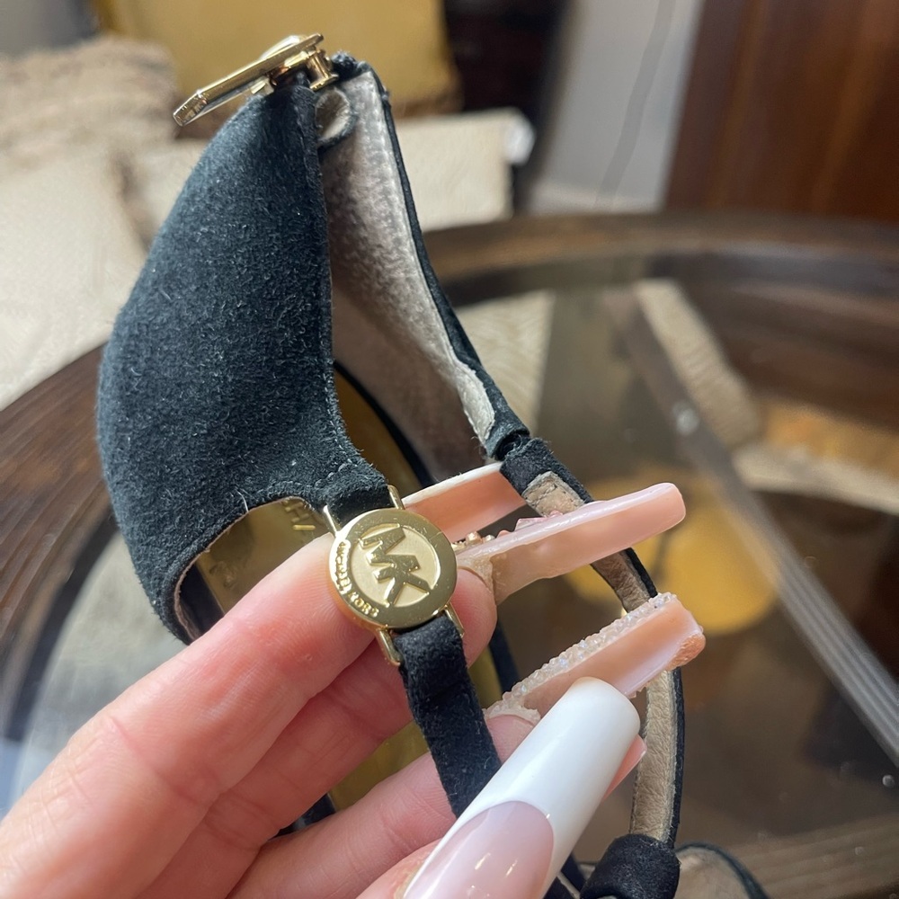 🔺SOLD🔺MICHAEL Michael Kors Black Heels with Ankle Strap size 10m suede stiletto - Picture 7 of 9